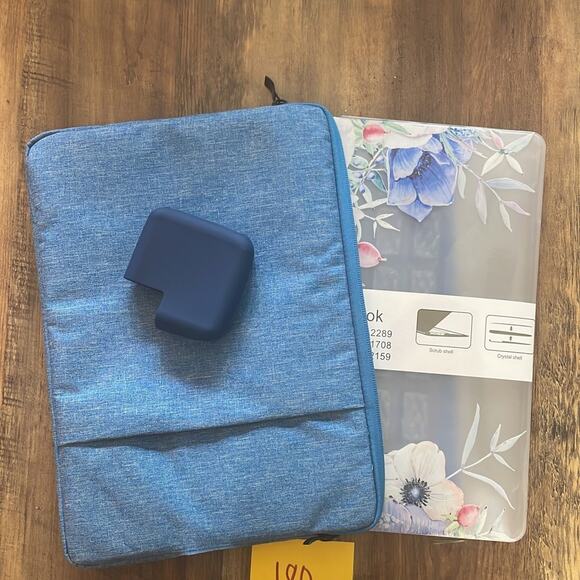 MacBook Pro 13” 2016-2020 blue soft case with hardshell with charger pack cover - Picture 6 of 6
